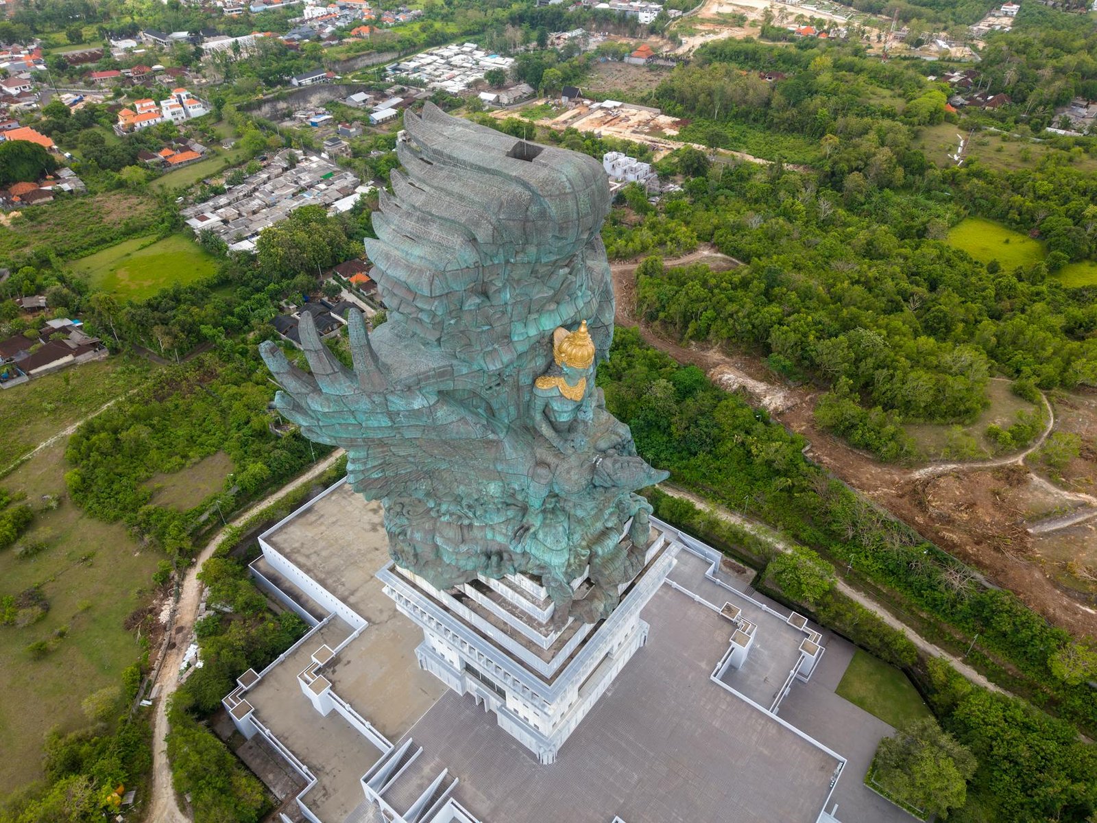 Jasa anti rayap di Bali yang terpercaya dan profesional dalam menghilangkan rayap dan mencegah kerusakan pada bangunan dan furnitur rumah Anda